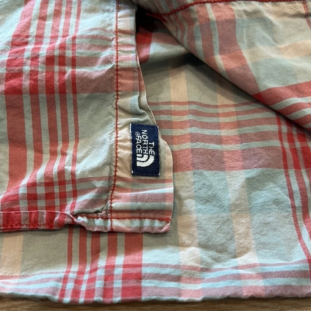 The North Face Men’s Plaid Short Sleeve Shirt Size Medium